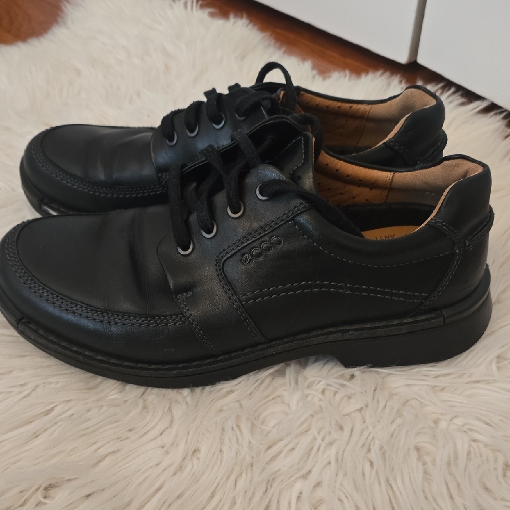 Ecco Men's Classic Black Leather Oxfords